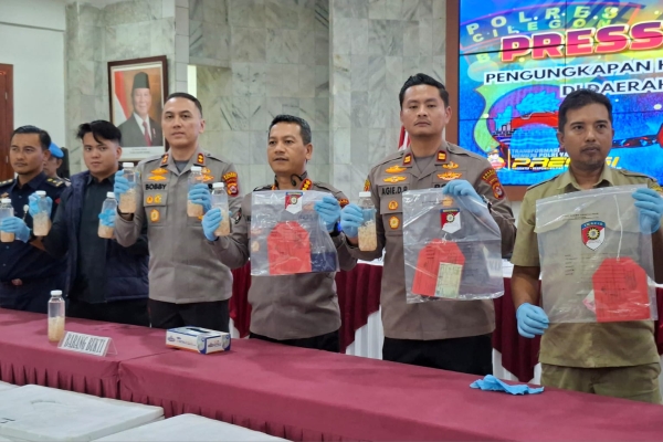 Polres Cilegon Gagalkan Penyelundupan 220 Ribu Benih Lobster, Tersangka Masih Dikejar