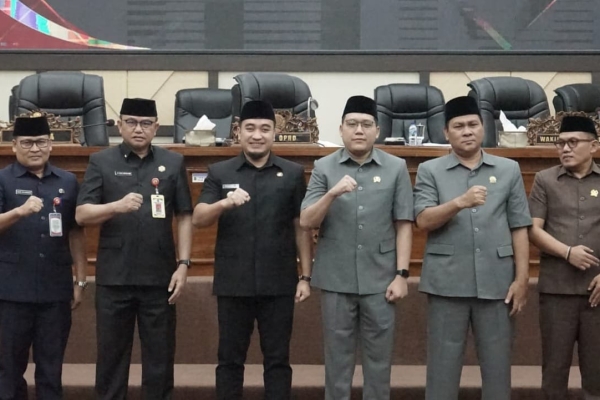 Walikota Robinsar Sampaikan Rancangan Perubahan KUA-PPAS Tahun Anggaran 2026 kepada DPRD