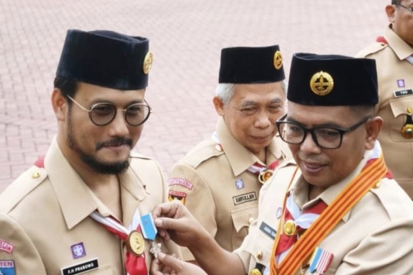 Wawalkot Cilegon Fajar Hadi Prabowo Terima Penghargaan Pancawarsa III 
