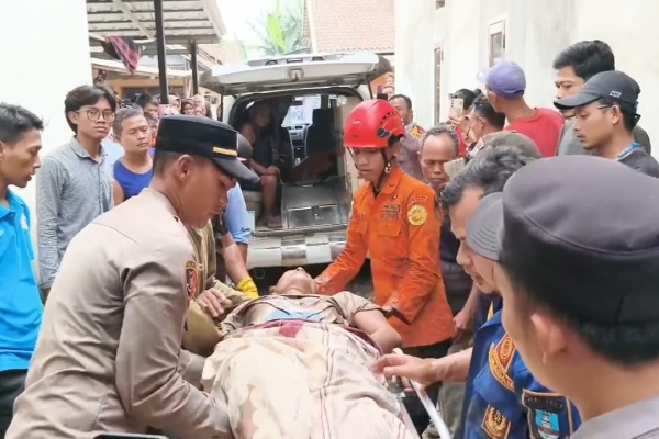 Warga Cikeusal Serang Banten yang Tercebur di Dalam Sumur Berhasil Dievakuasi Tim SAR