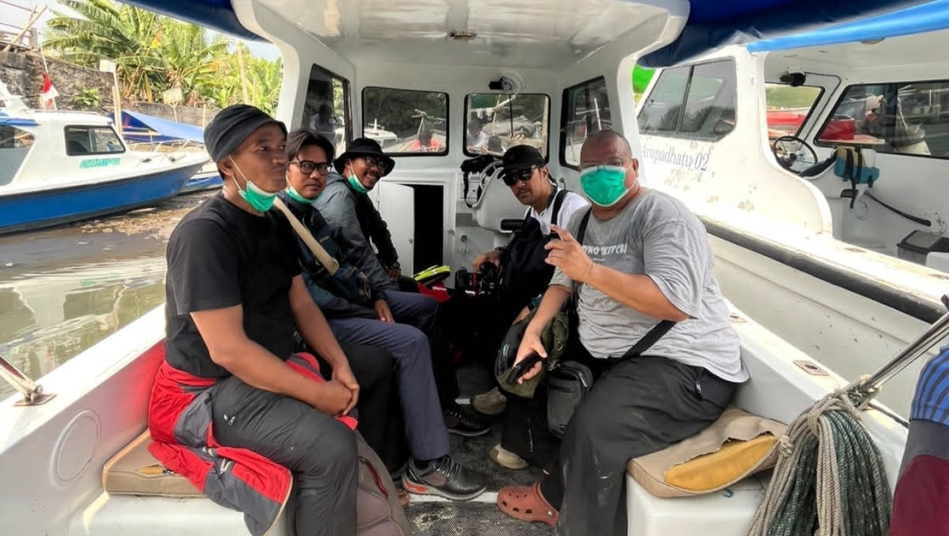 Lima jurnalis yang dilaporkan hilang kontak saat melakukan peliputan aktivitas Gunung Anak Krakatau.(Foto: Istimewa)