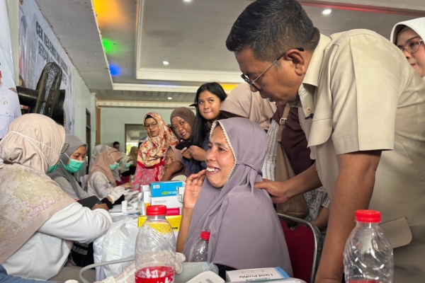 Gubernur Banten Andra Soni Hadiri Cek Kesehatan Gratis di Gedung Cilegon Creative Center